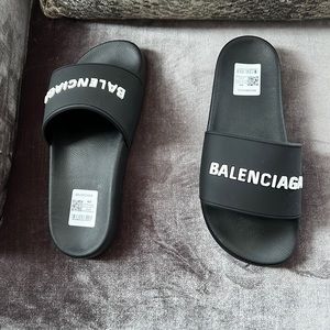 Never worn. Women’s slides EUR 40 US 9.5